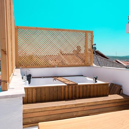 Tek Han Alacati Hotell Exteriör bild