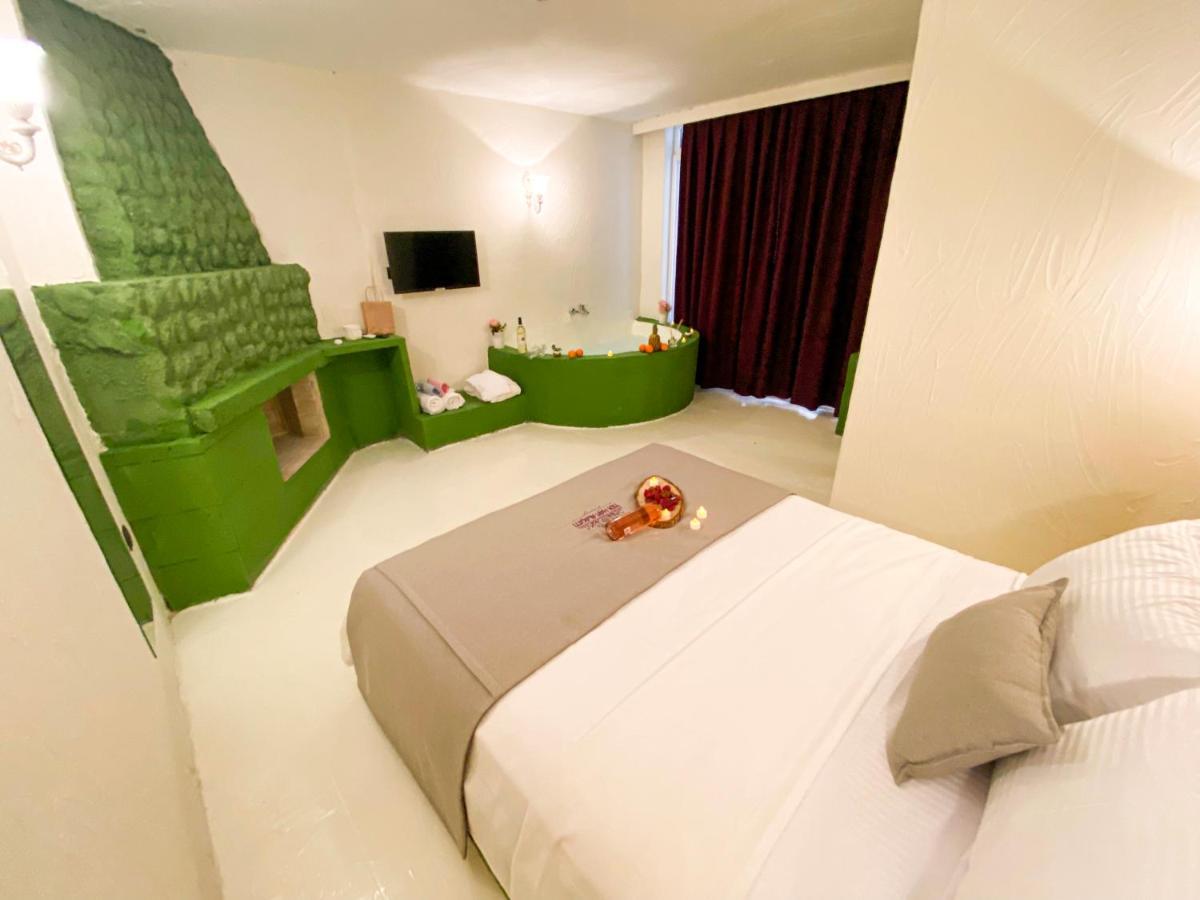Tek Han Alacati Hotell Exteriör bild