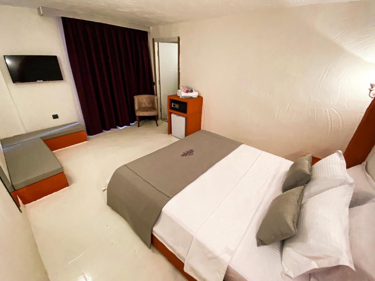 Tek Han Alacati Hotell Exteriör bild