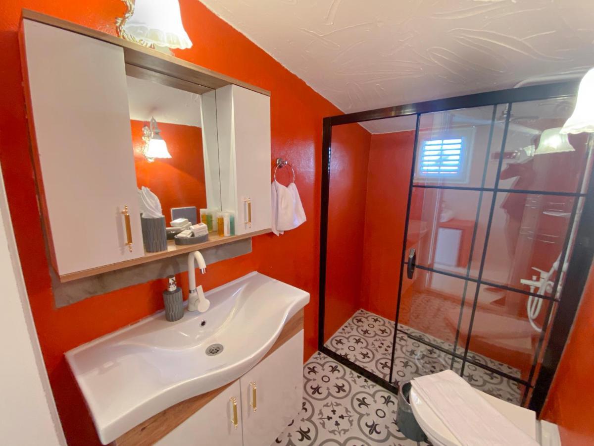 Tek Han Alacati Hotell Exteriör bild