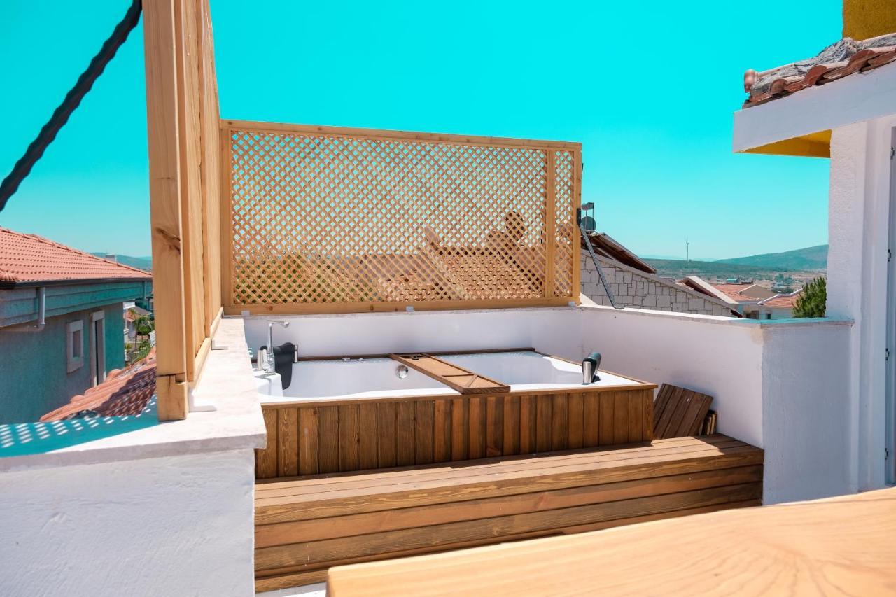 Tek Han Alacati Hotell Exteriör bild