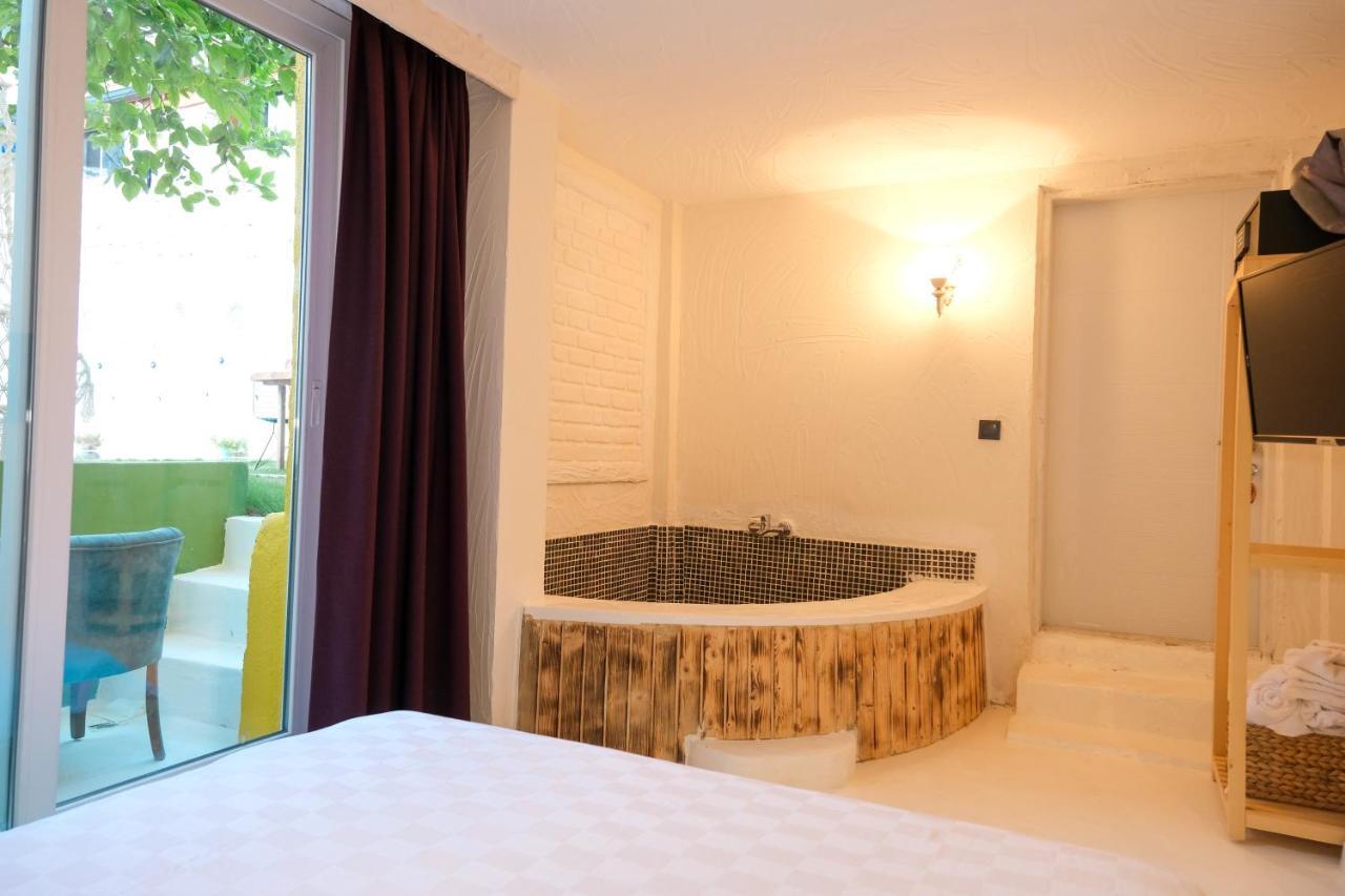 Tek Han Alacati Hotell Exteriör bild