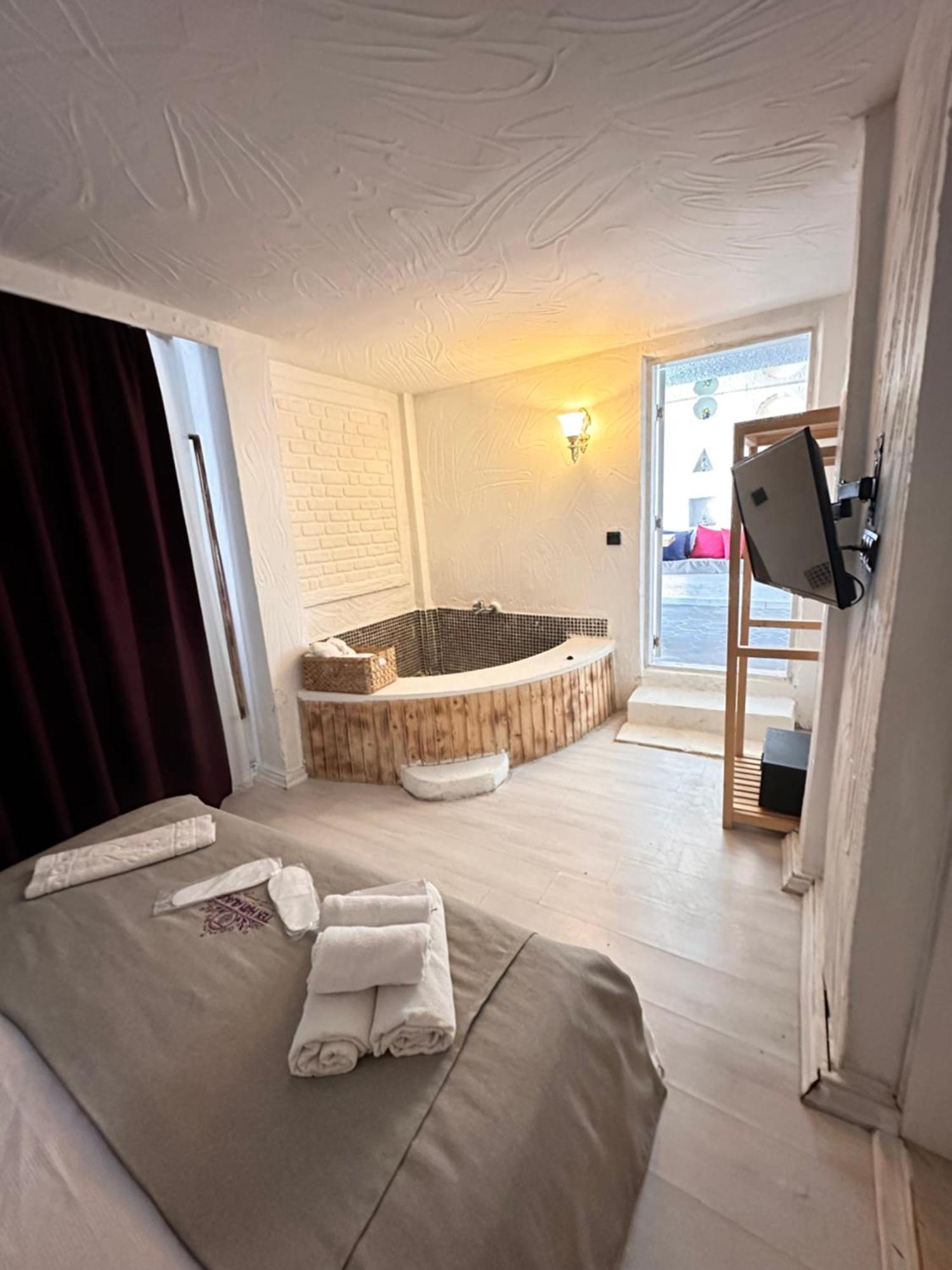 Tek Han Alacati Hotell Exteriör bild