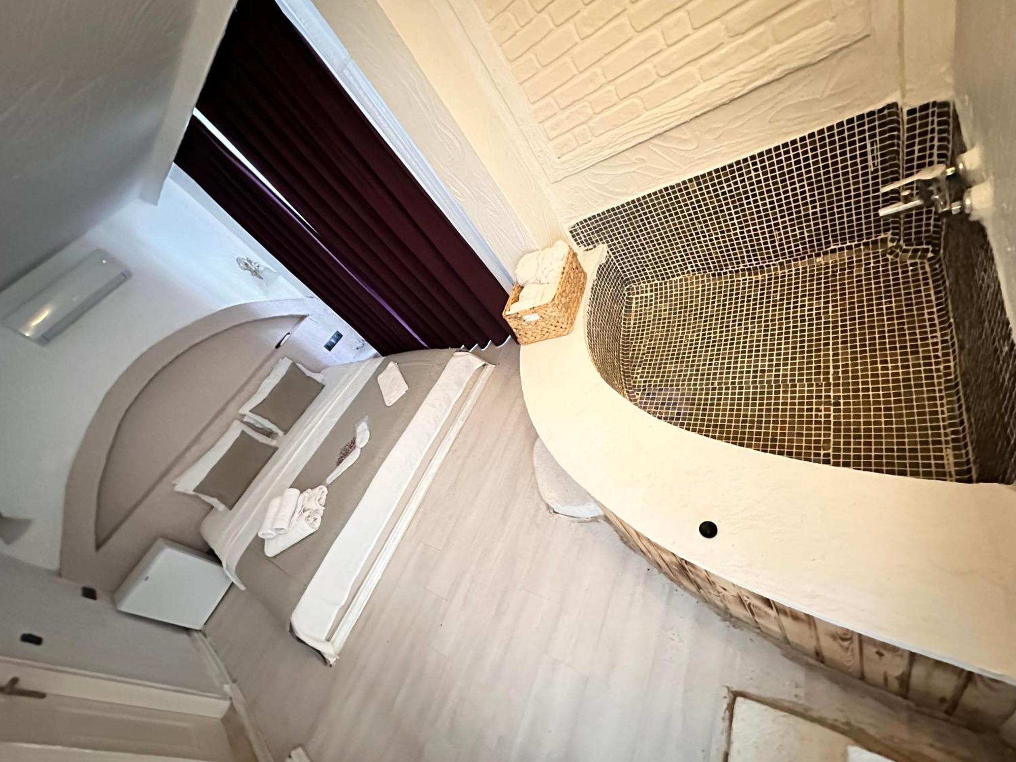 Tek Han Alacati Hotell Exteriör bild