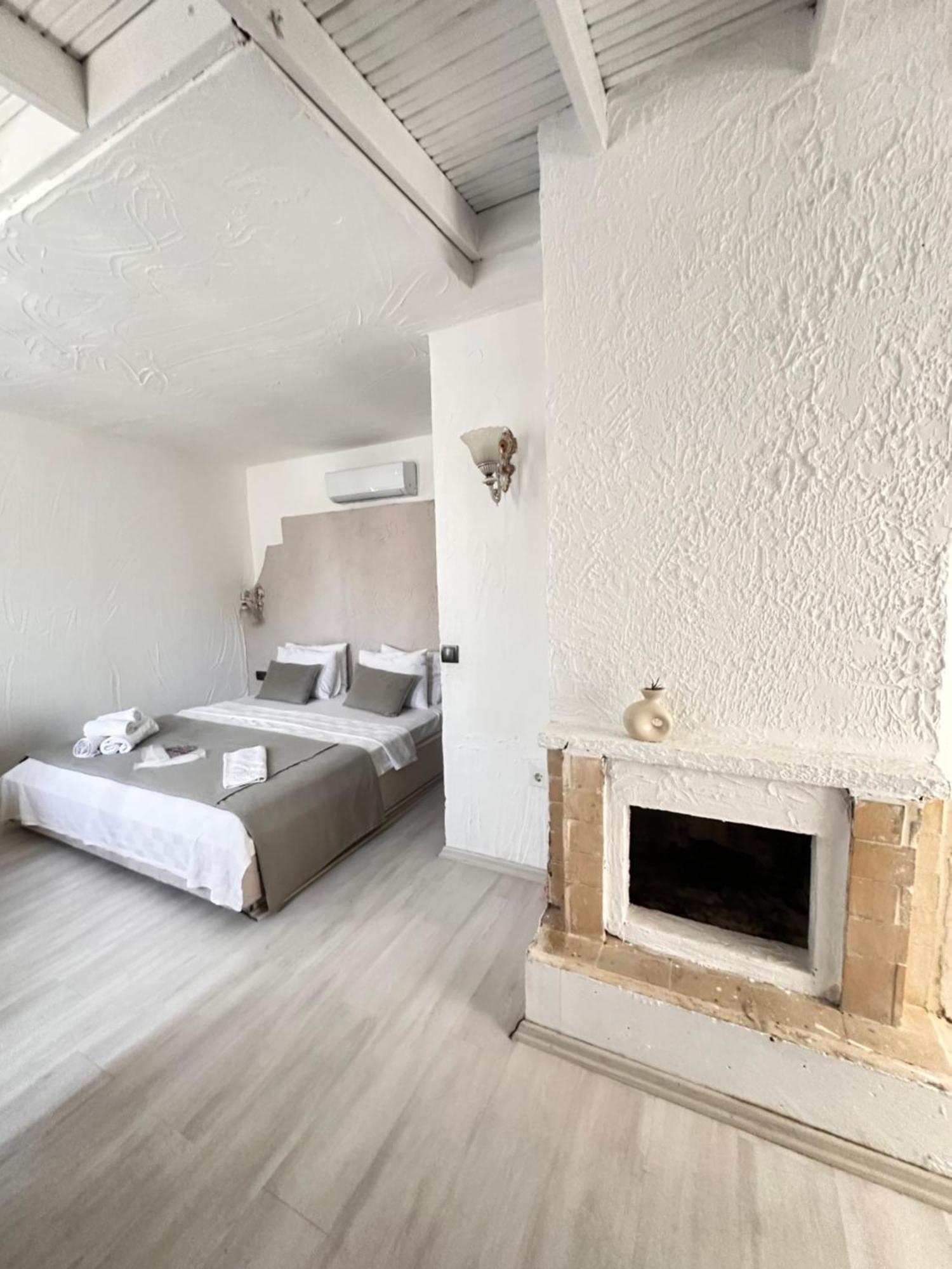 Tek Han Alacati Hotell Exteriör bild