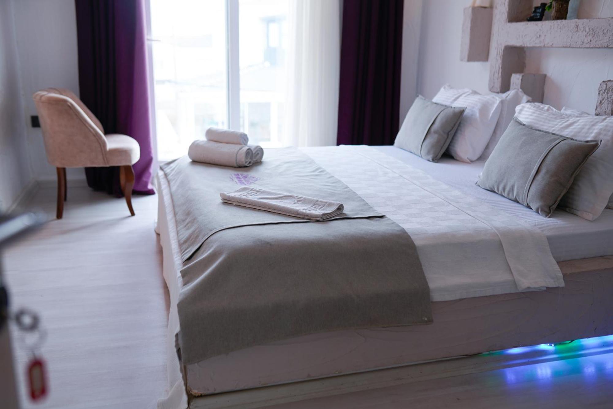 Tek Han Alacati Hotell Exteriör bild