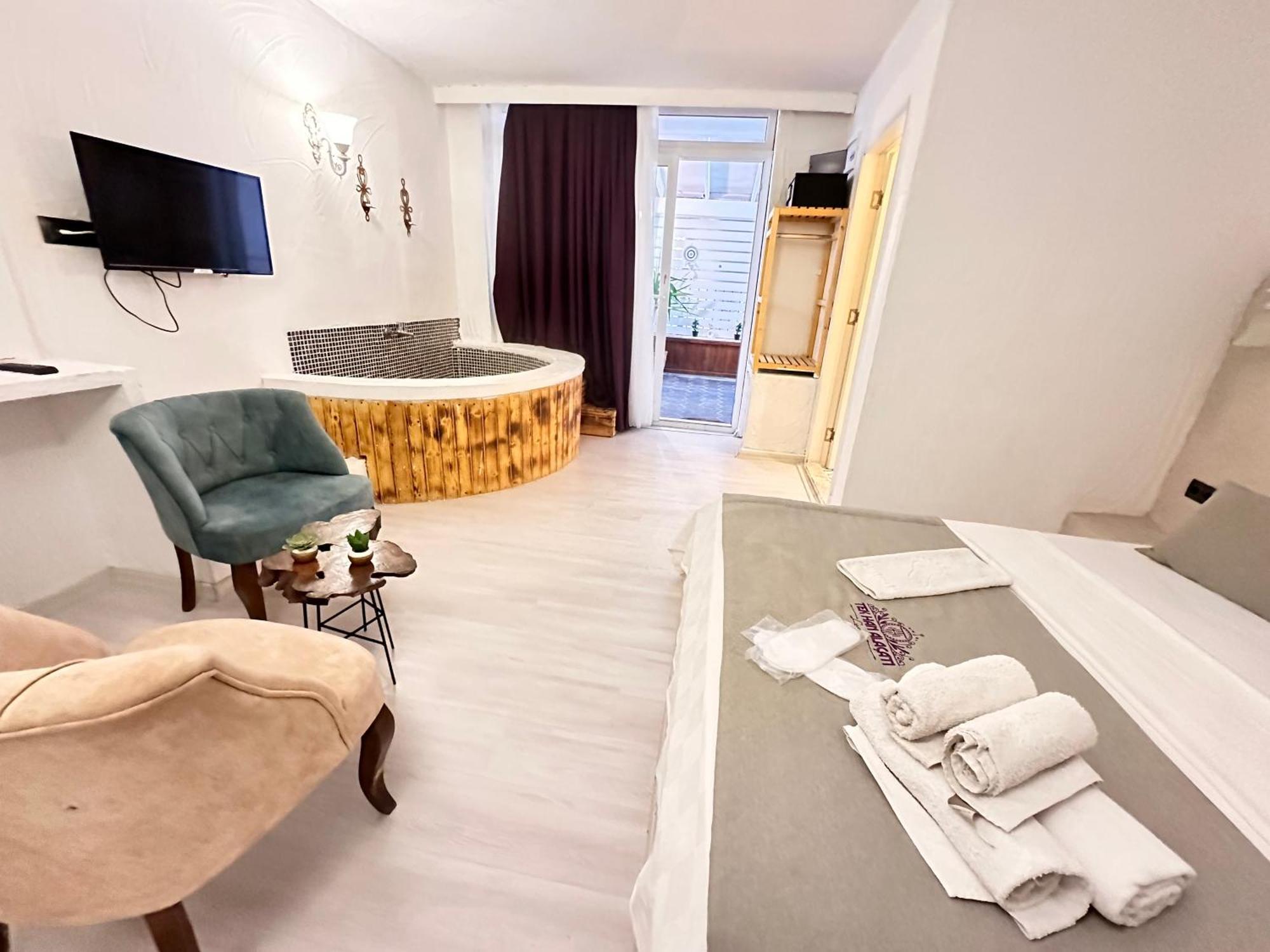 Tek Han Alacati Hotell Exteriör bild