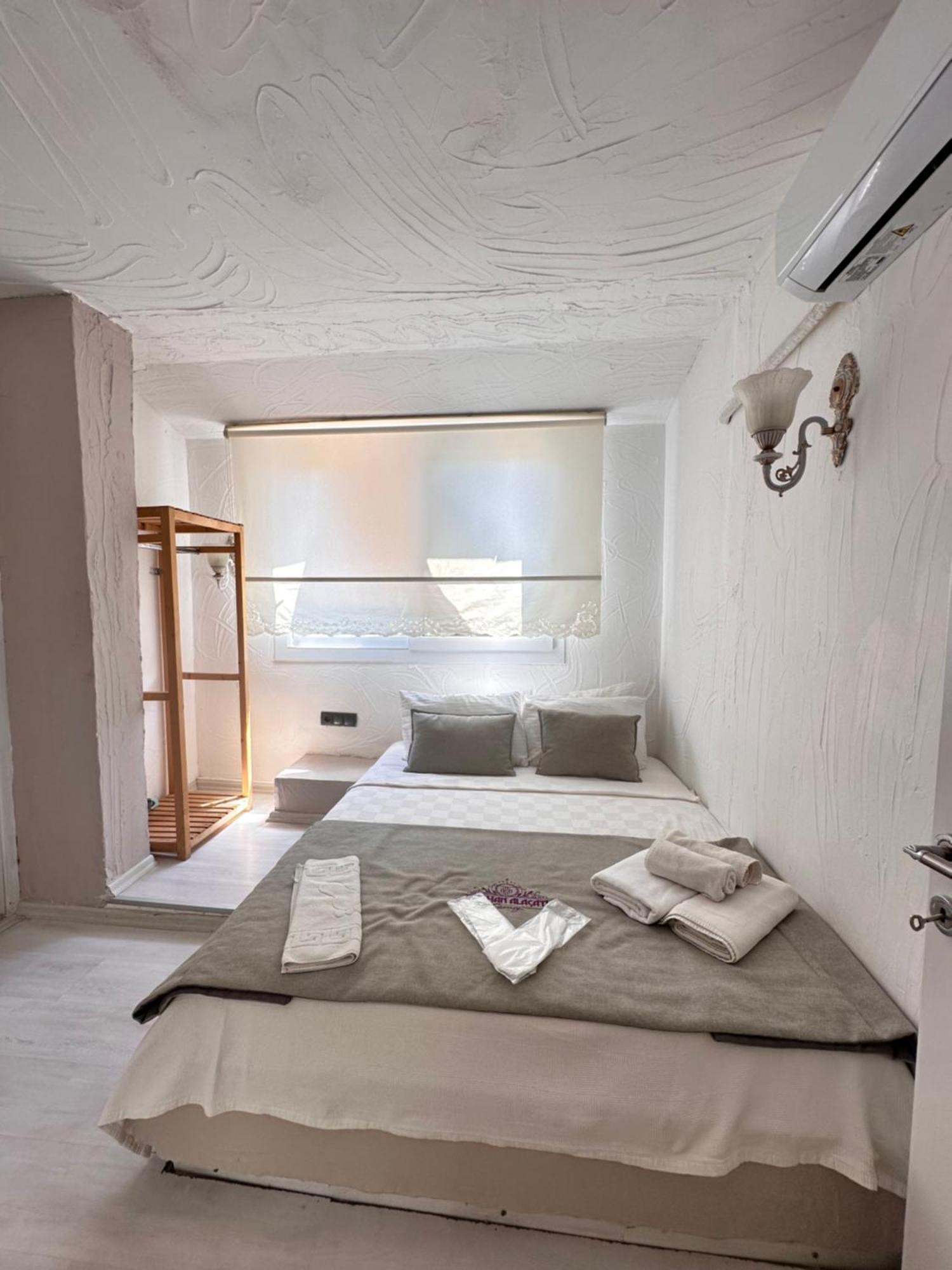 Tek Han Alacati Hotell Exteriör bild
